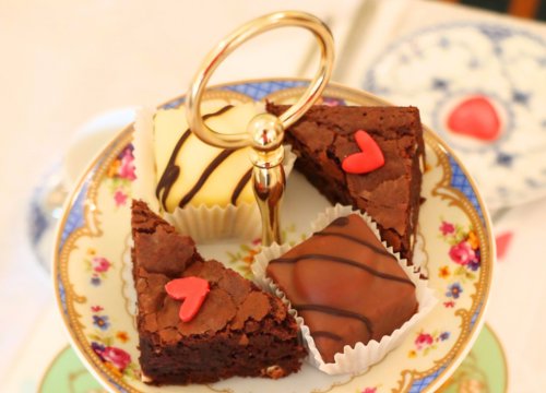 Image of cakes at an eve appeal fundraising event